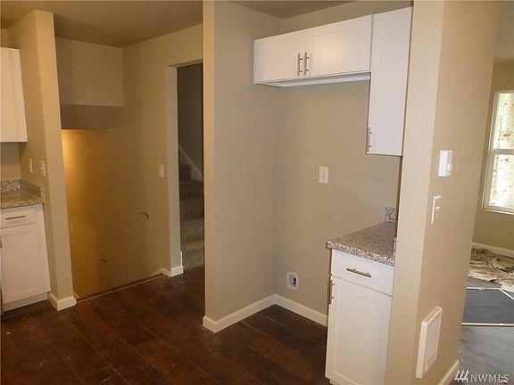 5th image of 2742 Fircrest Dr SE