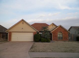 1107 NW 73rd St, Lawton, OK 73505
