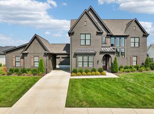 7536 Southwell Dr, College Grove, TN 37046
