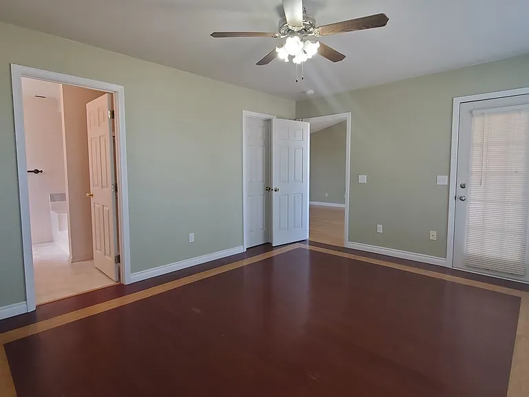 2452 N Rhode Island Ct — Photo 2