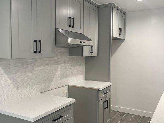 2nd image of 423 N Chandler Ave #B