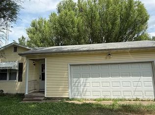 210 N Jefferson St, Ramsey, IL 62080