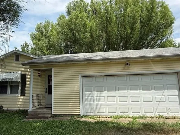 210 N Jefferson St, Ramsey, IL 62080