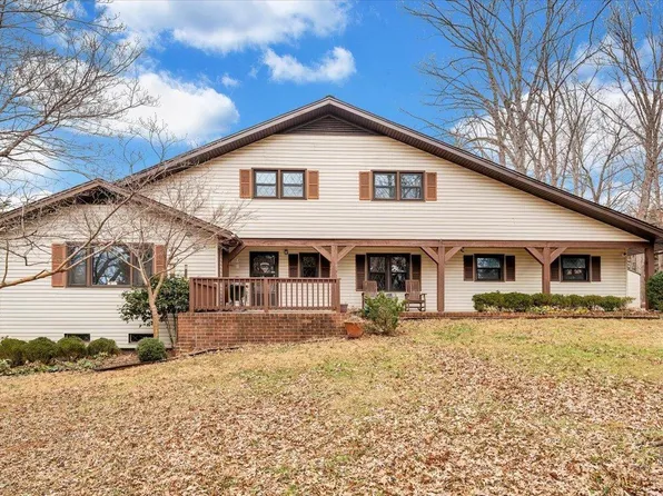 110 Surry Ln, Madison Heights, VA 24572