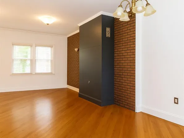 2 Roosevelt Court image 7 of 22