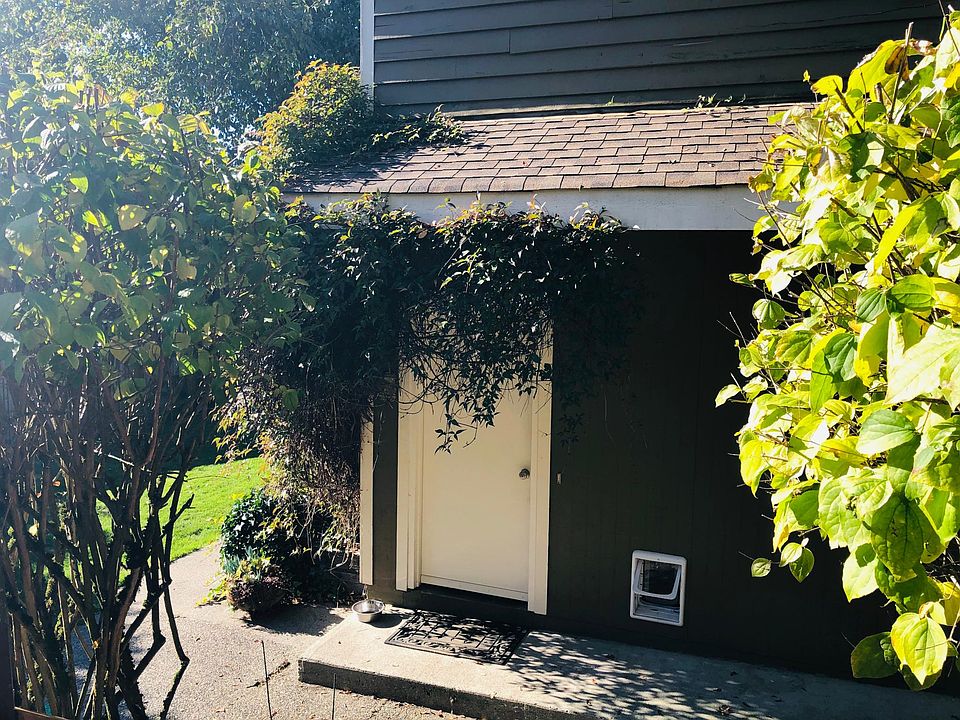 1st image of 10727 1st Ave NW