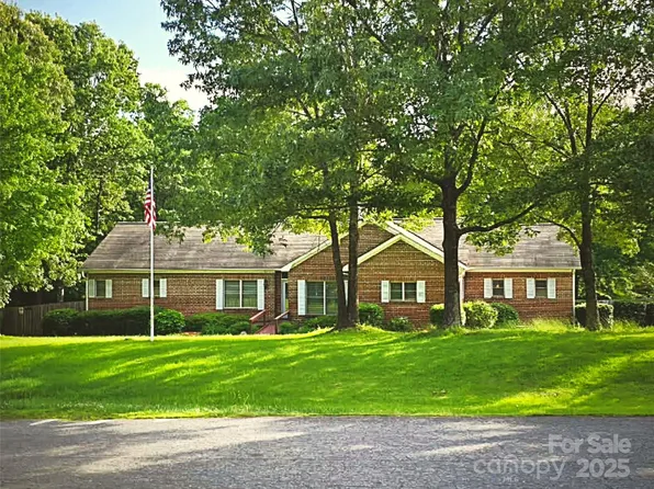 1760 Jacobs Way, Sherrills Ford, NC 28673
