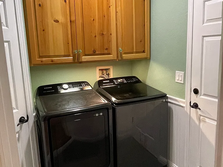 423 Kinsmill Ct — Photo 13