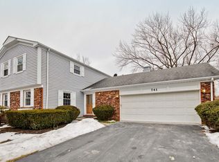 741 Shady Grove Ln, Buffalo Grove, IL 60089