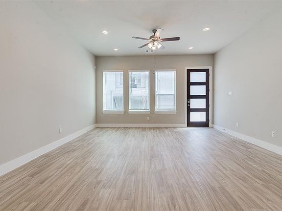 3rd image of 7705 Rainbow Close Ln