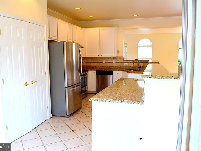 6863 Drifton Ct — Photo 7