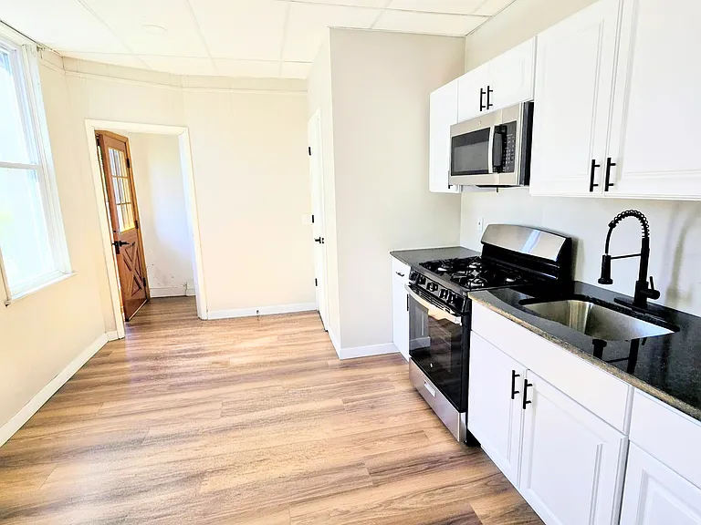 2101 Wharton St #1 — Photo 3