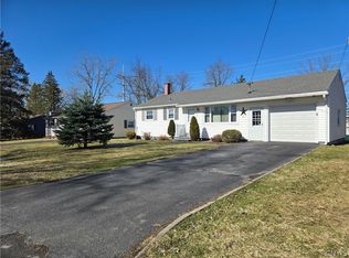 417 Locust Dr, Utica, NY
