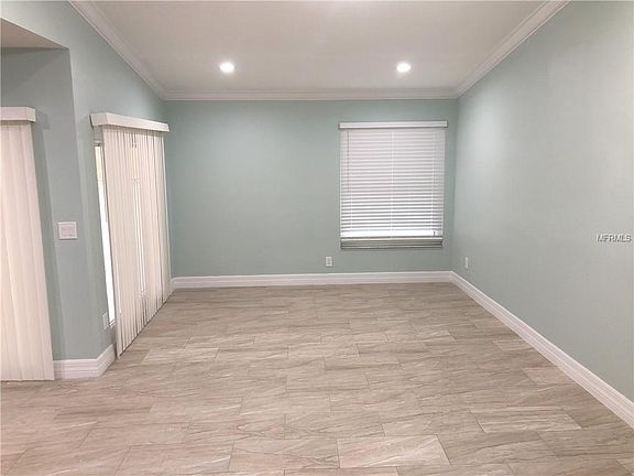 2nd image of 15 Harbor Oaks Cir
