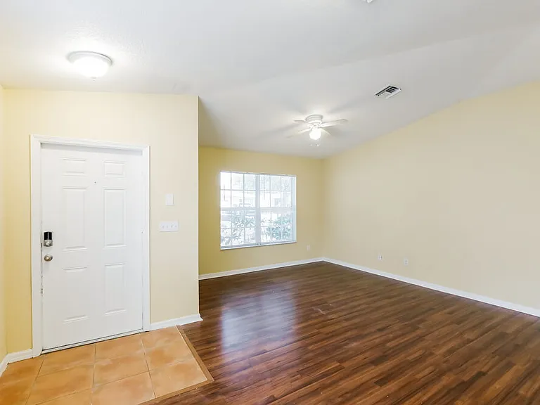 2320 Douglas St — Photo 4