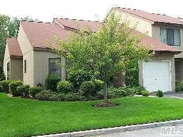 58 Woodland Estates Dr, Baldwin, NY 11510