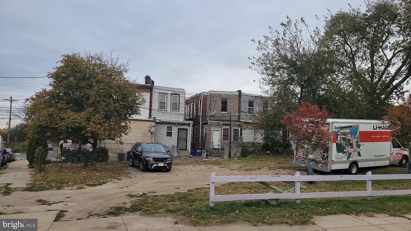 6089 Reinhard St photo 1