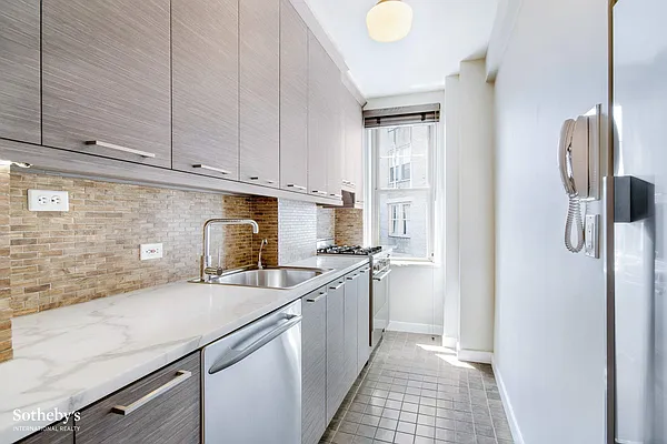 Sold by Sotheby's International Realty | media 12