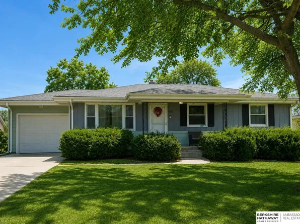 5121 N 53rd St, Omaha, NE 68104