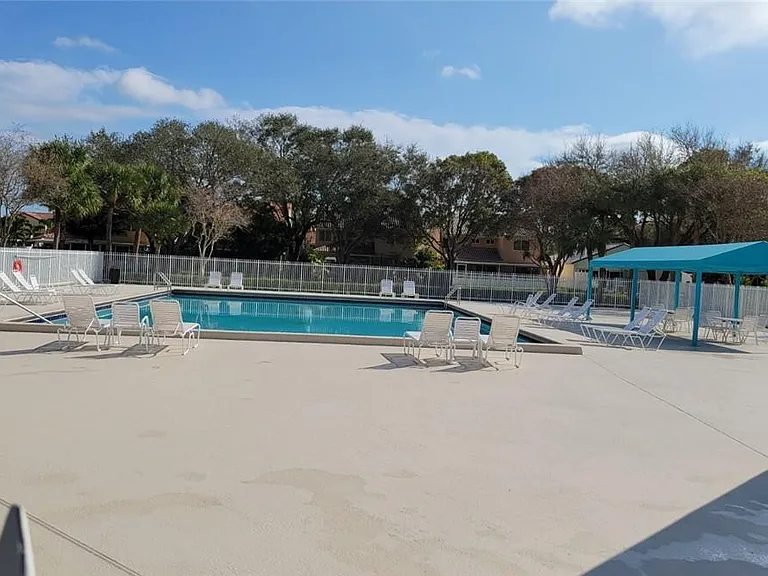 10841 Fox Glen Dr — Photo 24