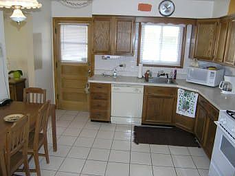 Eat-In Kitchen