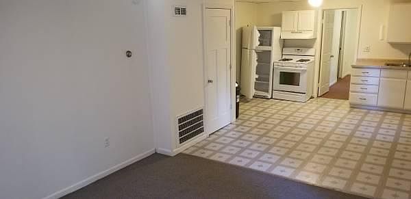 2nd image of 306 W Washington St APT 2
