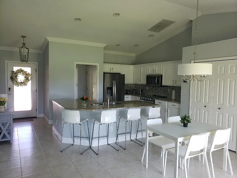 6204 Weymouth Dr — Photo 2
