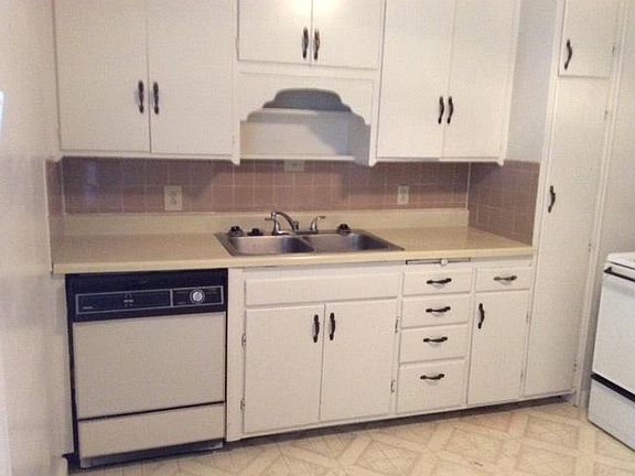 Kitchen w/dishwasher