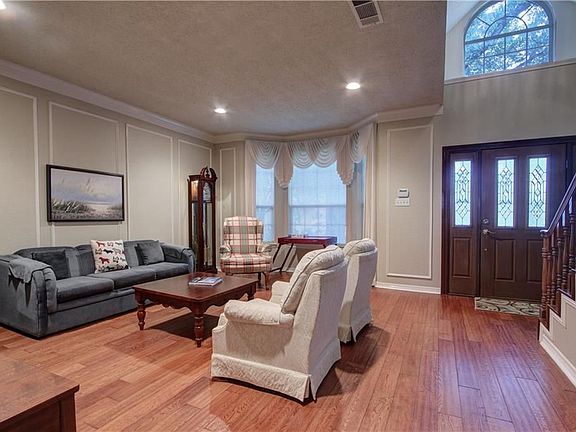 2nd image of 18534 Vista Del Sol