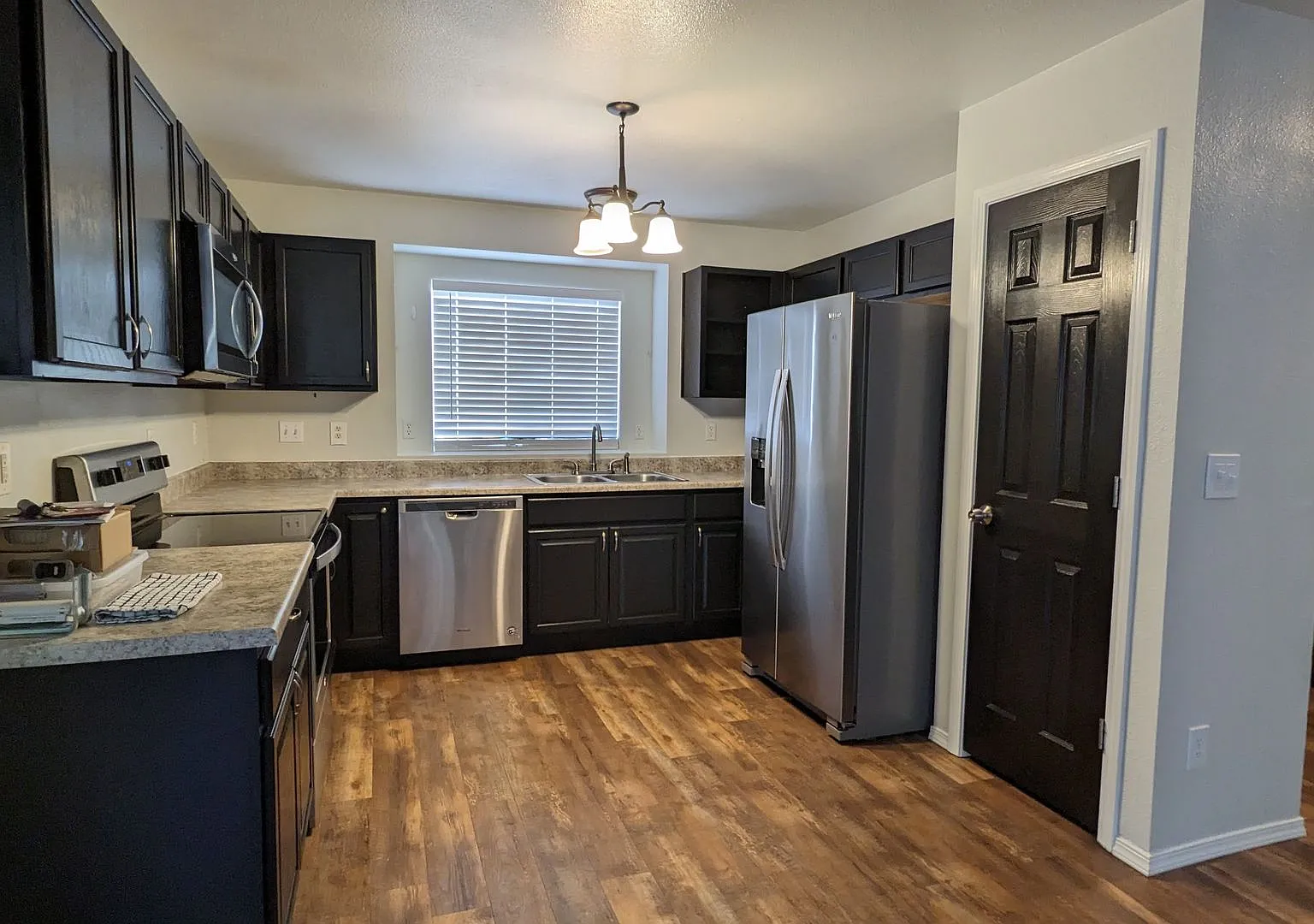 Ranch 4 Bed/2 Bath With Finished Basement And 2 Car Garage! — Photo 2