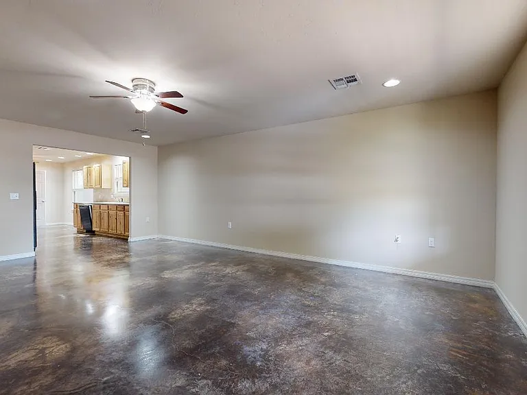 1519 E Virginia Ave — Photo 3
