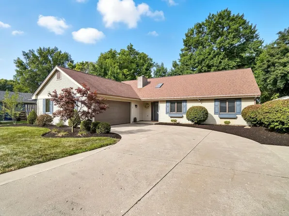 1021 Pinehurst Dr, Fort Wayne, IN 46815