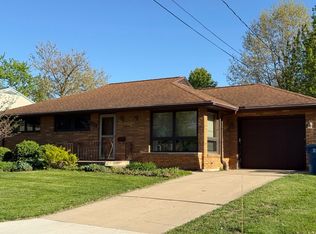 1916 12th St, Peru, IL 61354