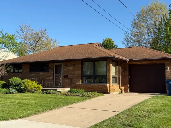 1916 12th St, Peru, IL 61354