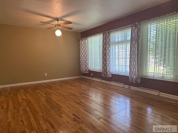 5th image of 782 Reed Ave