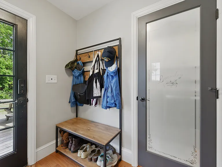 5010 Gosnold Ave — Photo 32