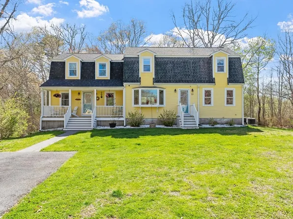22 Fairfield Dr, Wareham, MA 02571