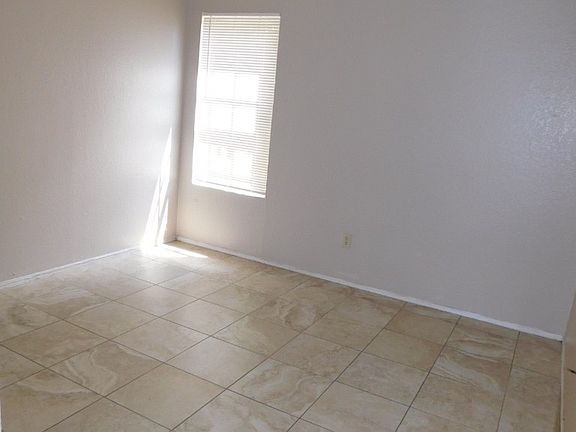 3rd image of 2223 Katy Ln #2223B