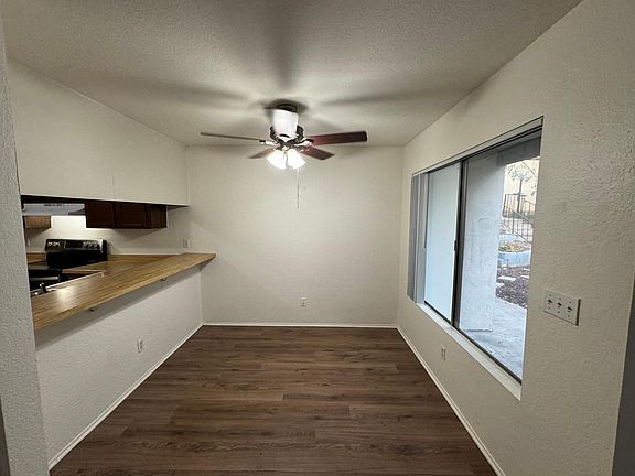 3rd image of 2865 47th St