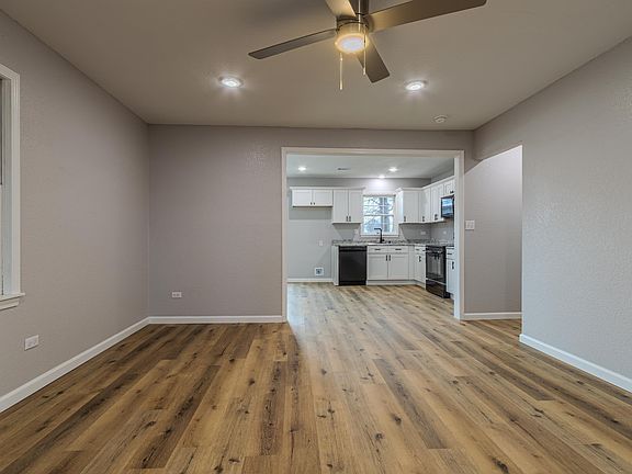 3rd image of 413 Cindy St