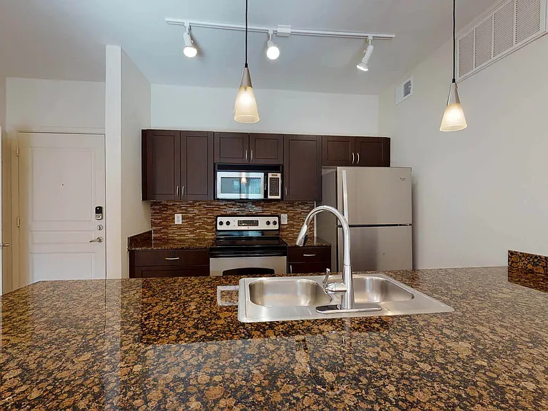 Residences at the Domain — Photo 80