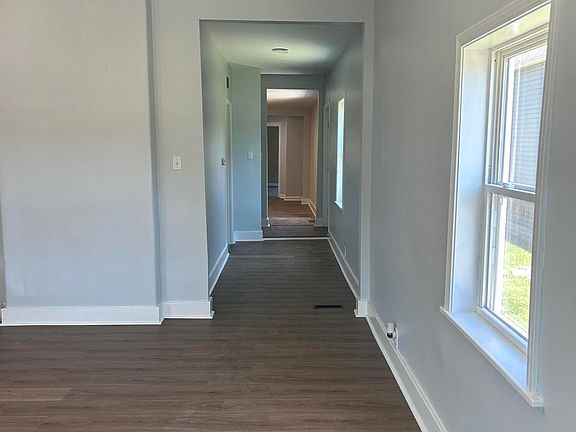 5th image of 2535 Duncan St