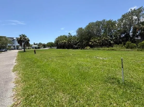 Xx Harbour Point Dr, Crawfordville, FL 32327