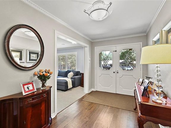 4th image of 7412 Larchview Dr