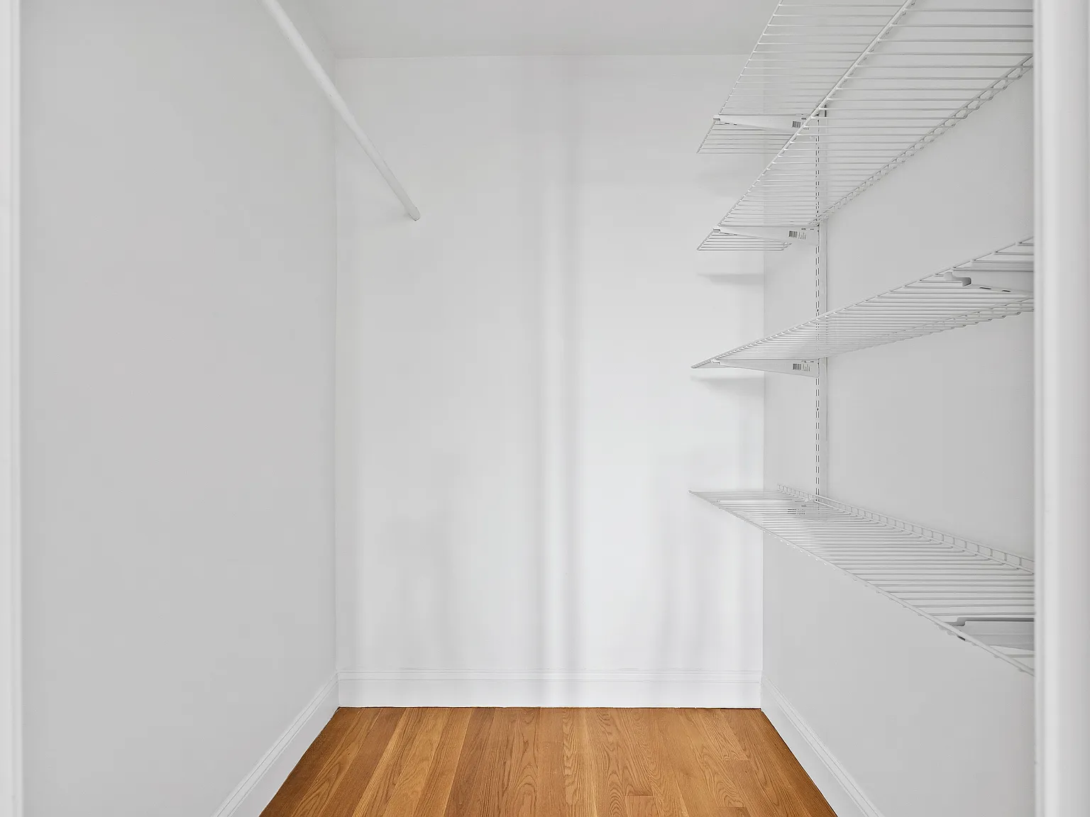 1492 East 12th Street — Photo 3