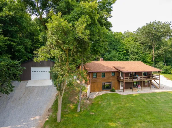 6365 E McGuire Rd, Churubusco, IN 46723