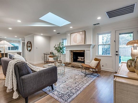 4th image of 9507 Covemeadow Dr
