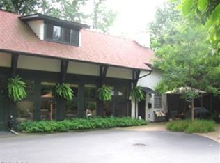 10304 Lake Shore Blvd, Bratenahl, OH