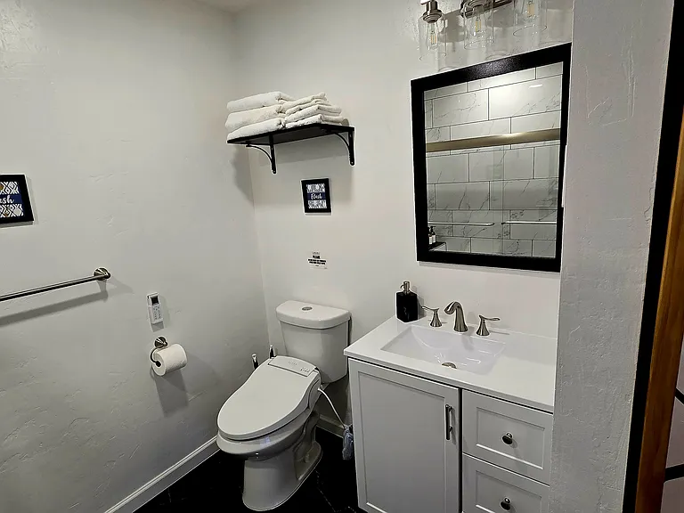 1412 Quincy St NE — Photo 20