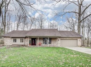 1121 Green Tree Dr, Centerville, OH 45429